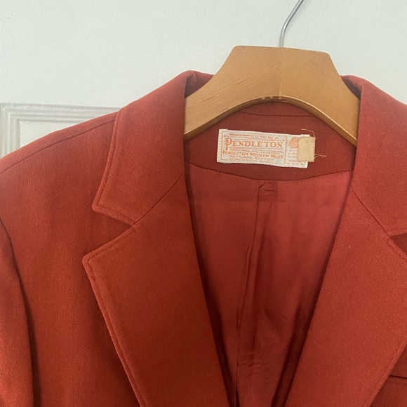 Vintage Red Blazer - Picture 5 of 8